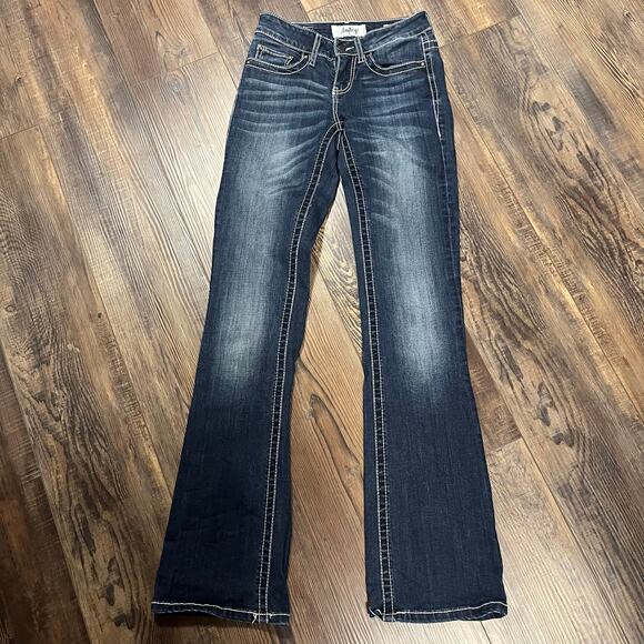 Daytrip Women’s Lynx Bootcut Jeans Dark Wash Size 24 Long - Picture 1 of 9